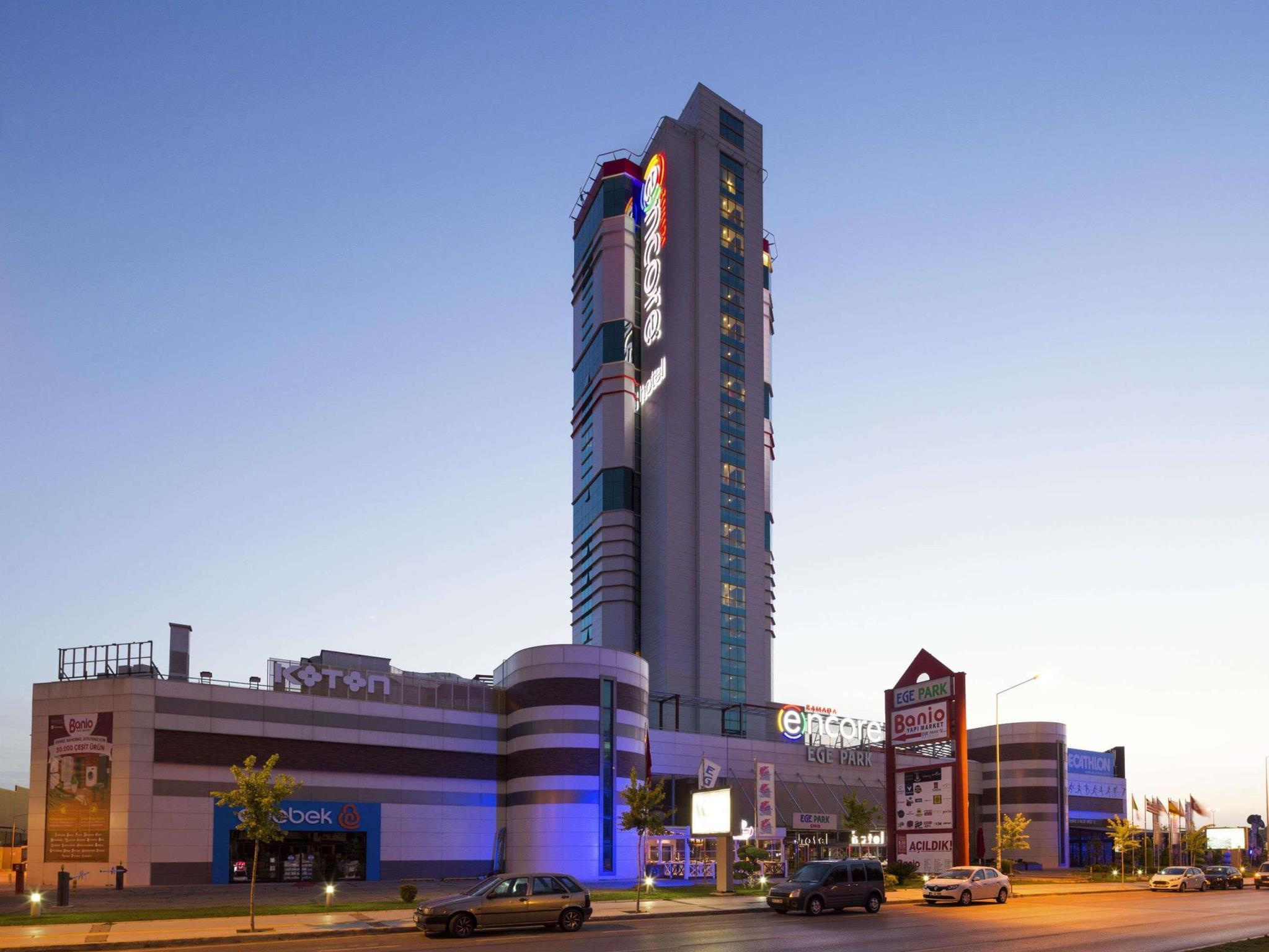 Ramada Encore By Wyndham Измир Екстериор снимка