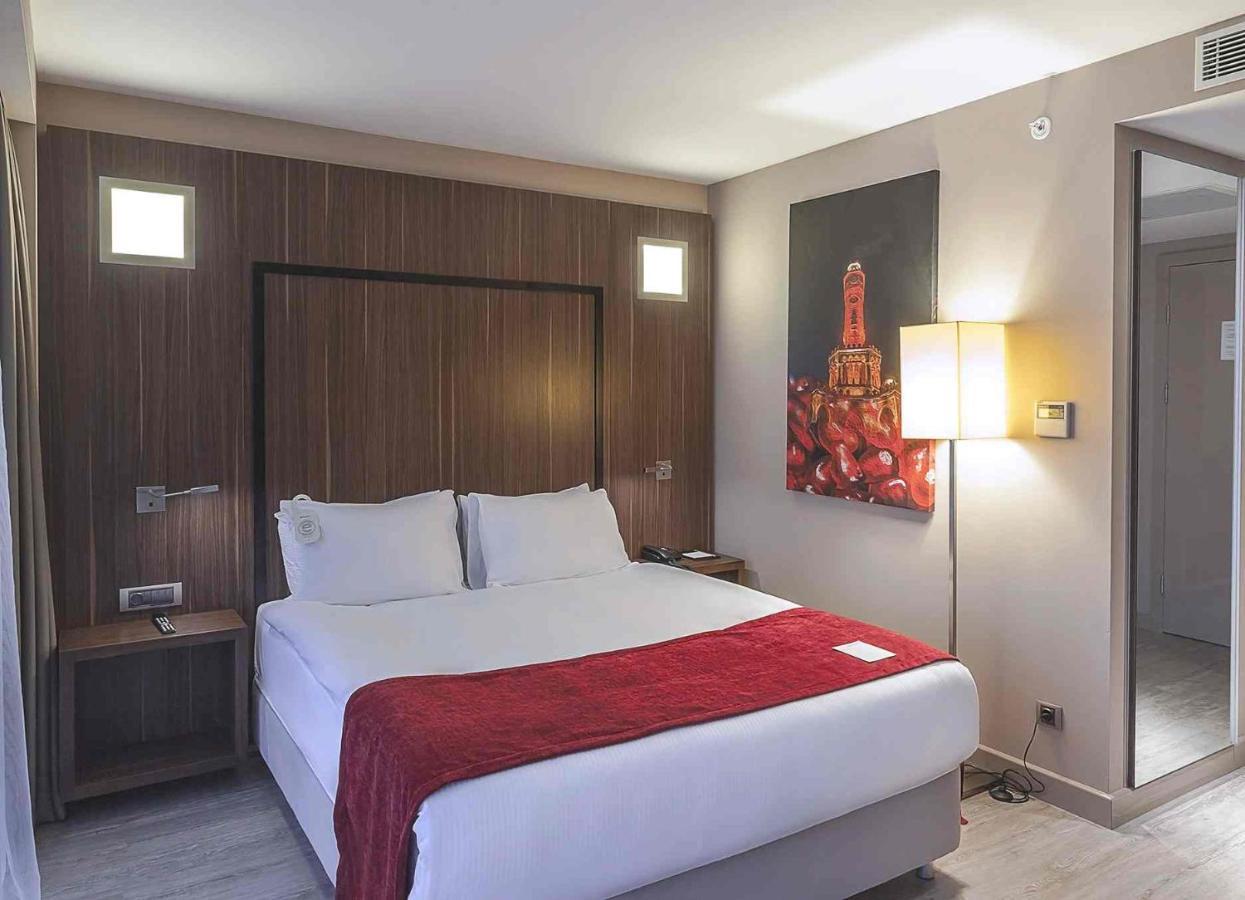 Ramada Encore By Wyndham Измир Екстериор снимка