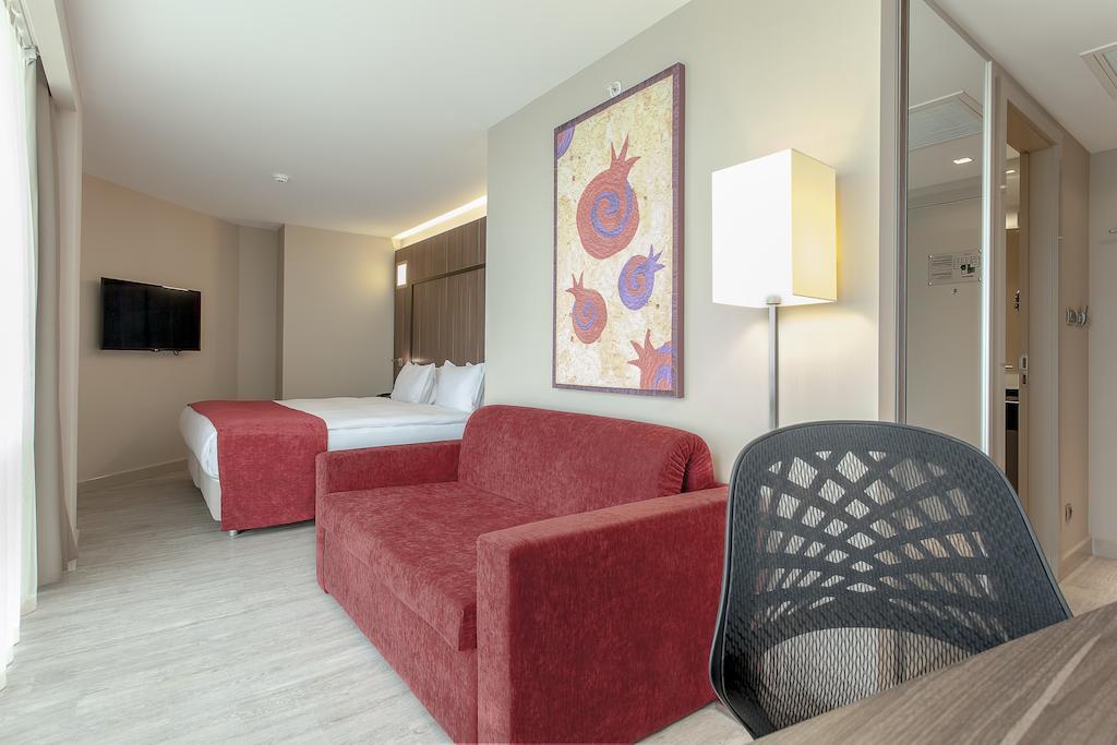 Ramada Encore By Wyndham Измир Стая снимка