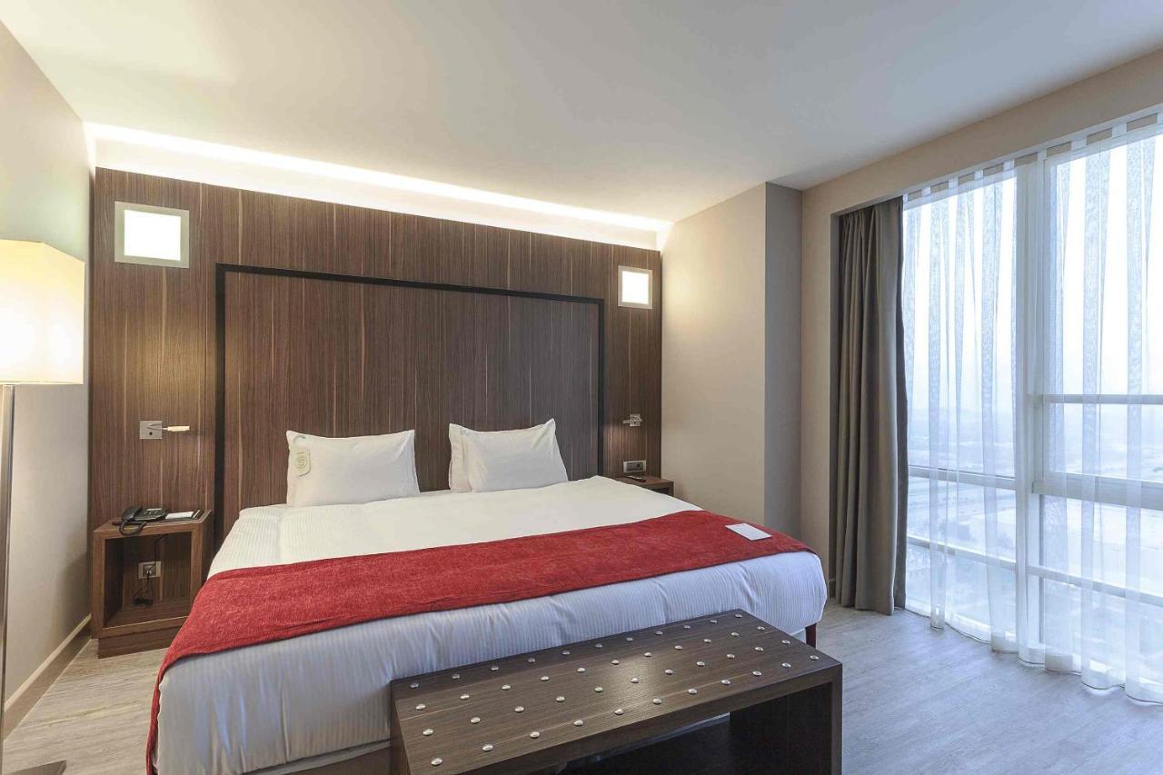 Ramada Encore By Wyndham Измир Екстериор снимка
